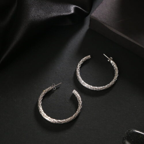 Stunner Earring