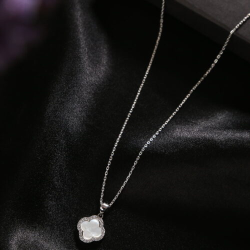 My Dainty Clover Pendant with Neckchain